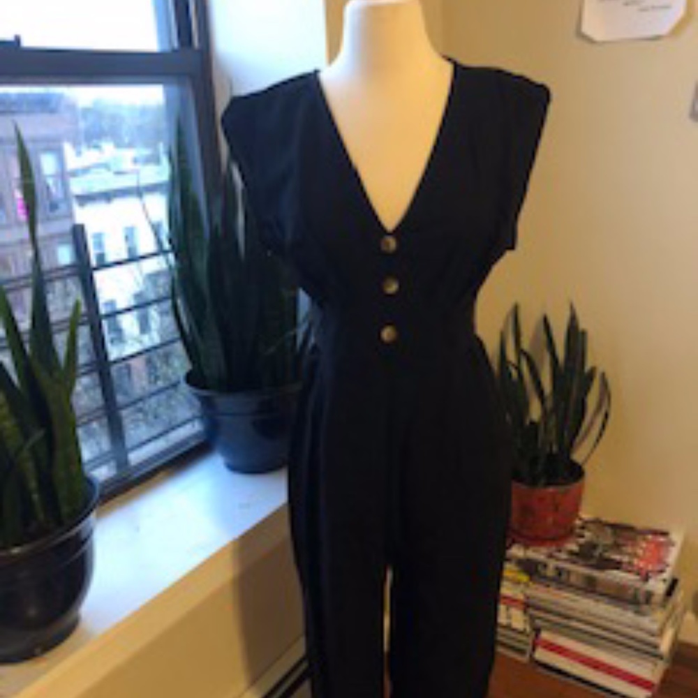 BLACK JUMPSUIT